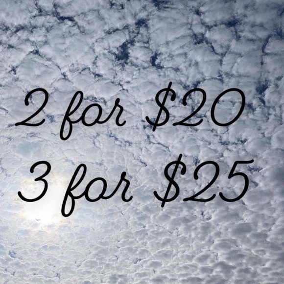 n e w โ gold star & moon necklace - Picture 3 of 3